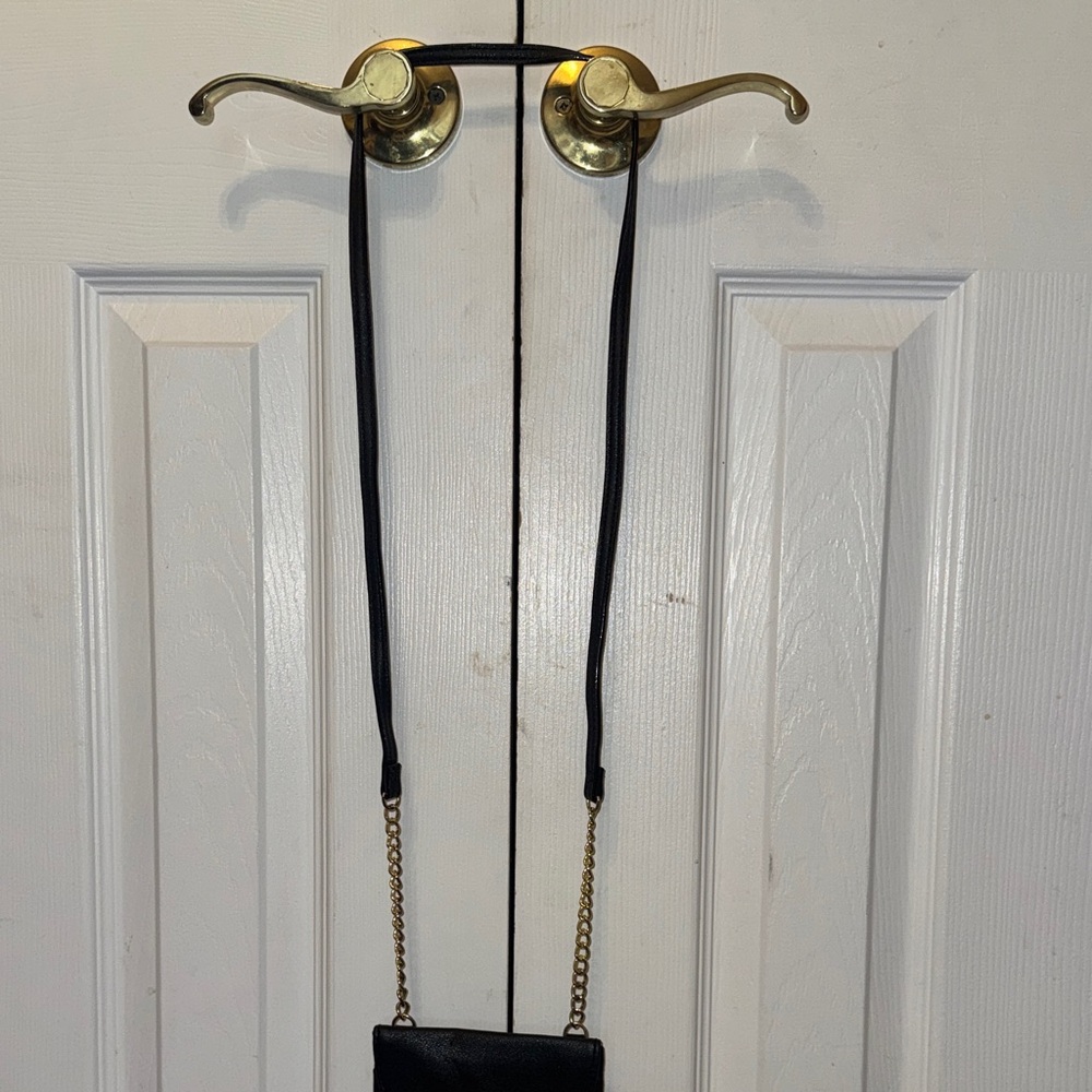 Juicy Couture Black Crossbody Bag with Gold Chain - Picture 2 of 10